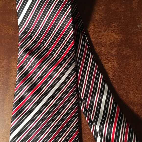 Men’s striped tie! - Picture 4 of 6